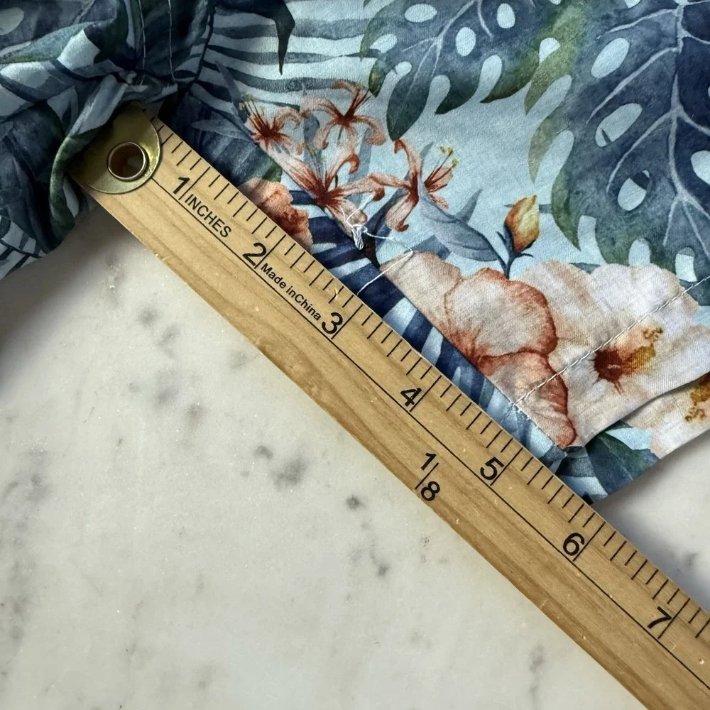 NEW Franks Australia Swim Trunks Maui Sky Floral Small Lined $89‎ White Lotus